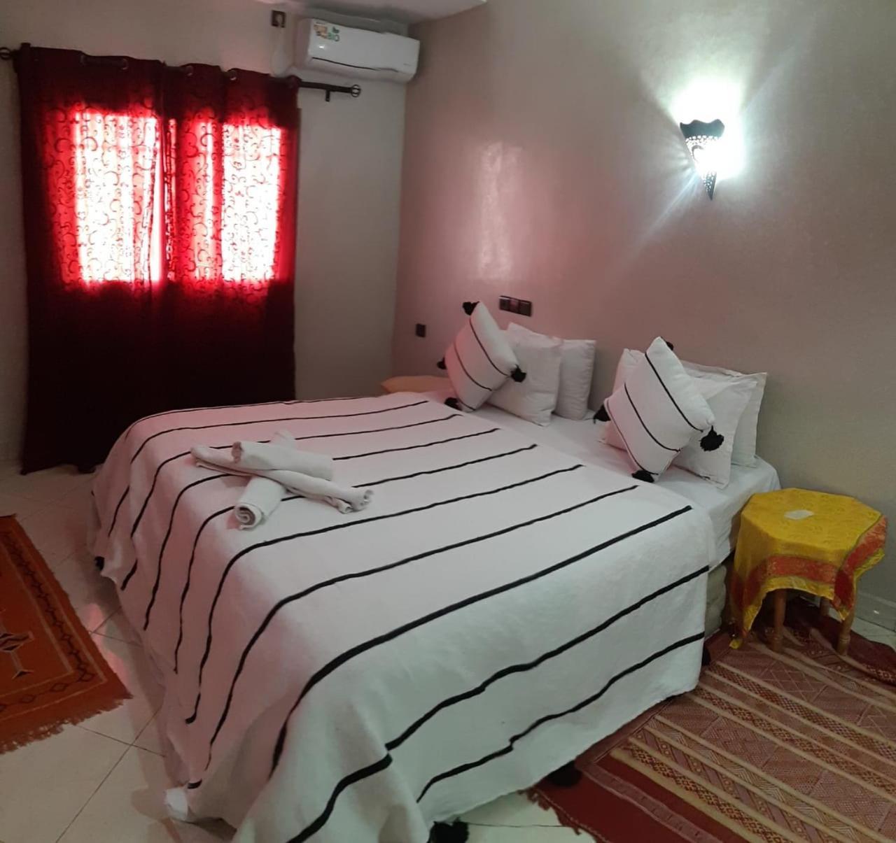 Hotel Restaurant Dar Al Madina Tinghir Exterior photo